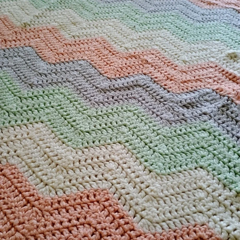 Handmade Granny Afghan Chevron‎ Throw Blanket 61.5 x 47.5 Multicolor
